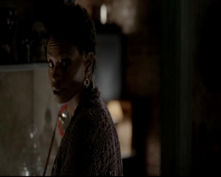 VampireDiariesWorld-dot-org_4x08WellAlwaysHaveBourbonStreet1548.jpg