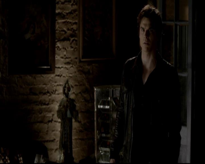 VampireDiariesWorld-dot-org_4x08WellAlwaysHaveBourbonStreet1549.jpg