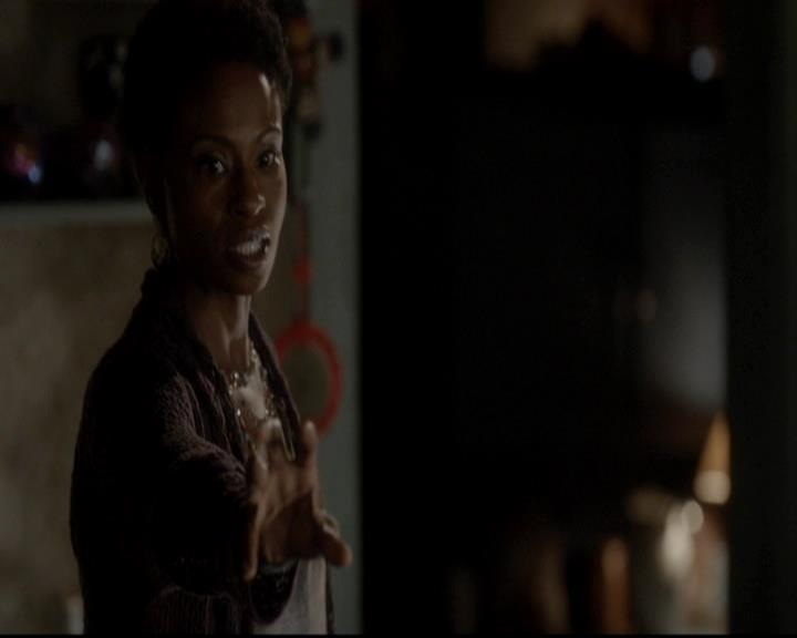 VampireDiariesWorld-dot-org_4x08WellAlwaysHaveBourbonStreet1569.jpg