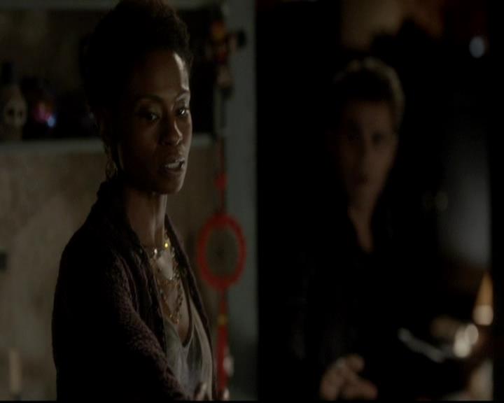 VampireDiariesWorld-dot-org_4x08WellAlwaysHaveBourbonStreet1572.jpg