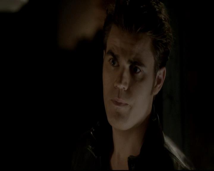 VampireDiariesWorld-dot-org_4x08WellAlwaysHaveBourbonStreet1577.jpg