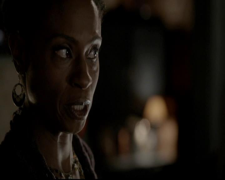 VampireDiariesWorld-dot-org_4x08WellAlwaysHaveBourbonStreet1580.jpg