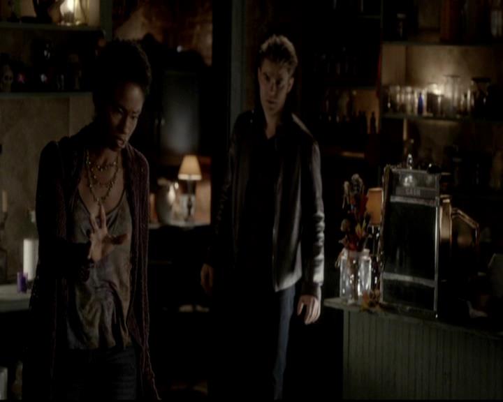 VampireDiariesWorld-dot-org_4x08WellAlwaysHaveBourbonStreet1587.jpg