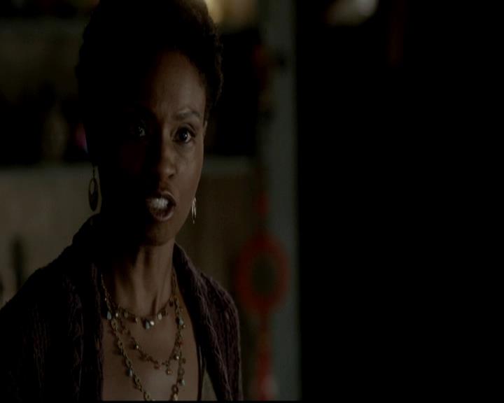 VampireDiariesWorld-dot-org_4x08WellAlwaysHaveBourbonStreet1606.jpg