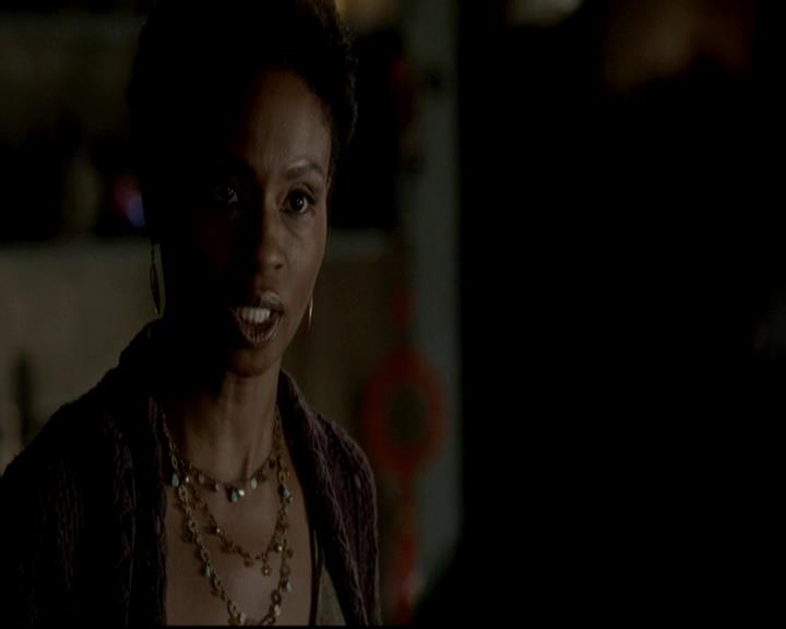 VampireDiariesWorld-dot-org_4x08WellAlwaysHaveBourbonStreet1607.jpg