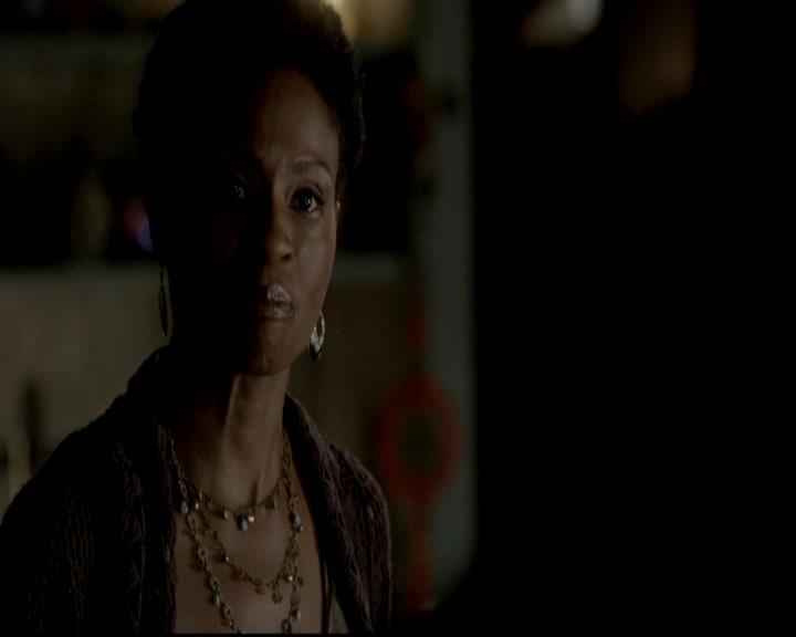 VampireDiariesWorld-dot-org_4x08WellAlwaysHaveBourbonStreet1612.jpg