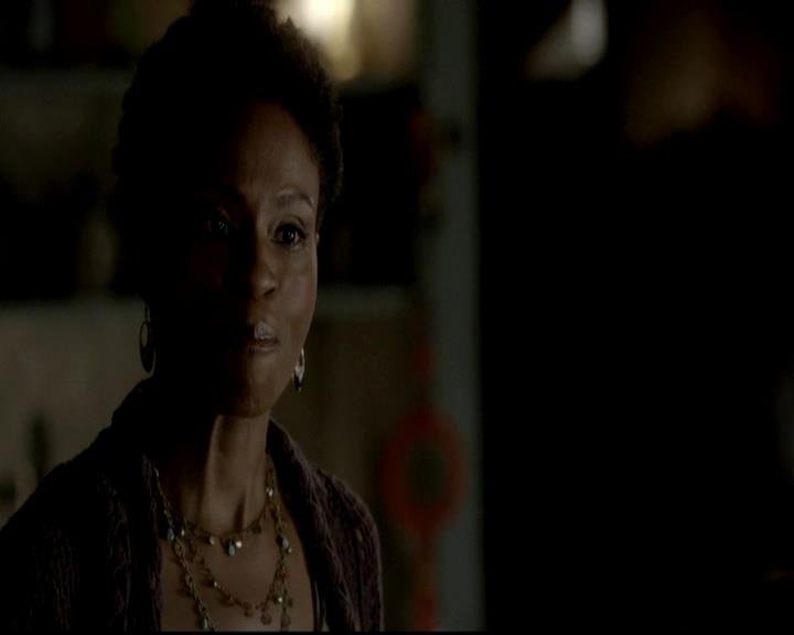 VampireDiariesWorld-dot-org_4x08WellAlwaysHaveBourbonStreet1614.jpg