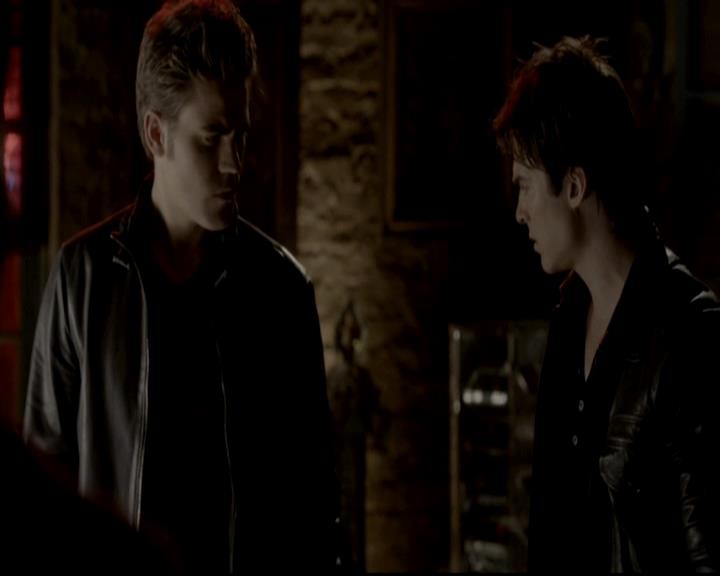 VampireDiariesWorld-dot-org_4x08WellAlwaysHaveBourbonStreet1616.jpg