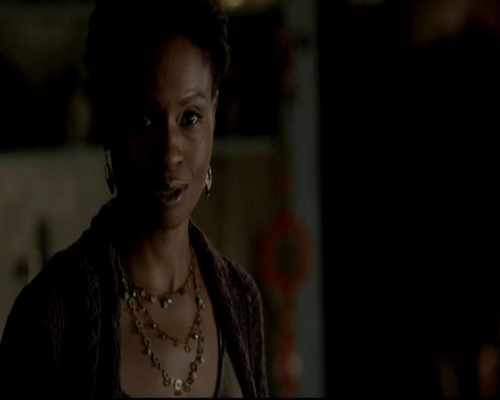 VampireDiariesWorld-dot-org_4x08WellAlwaysHaveBourbonStreet1624.jpg