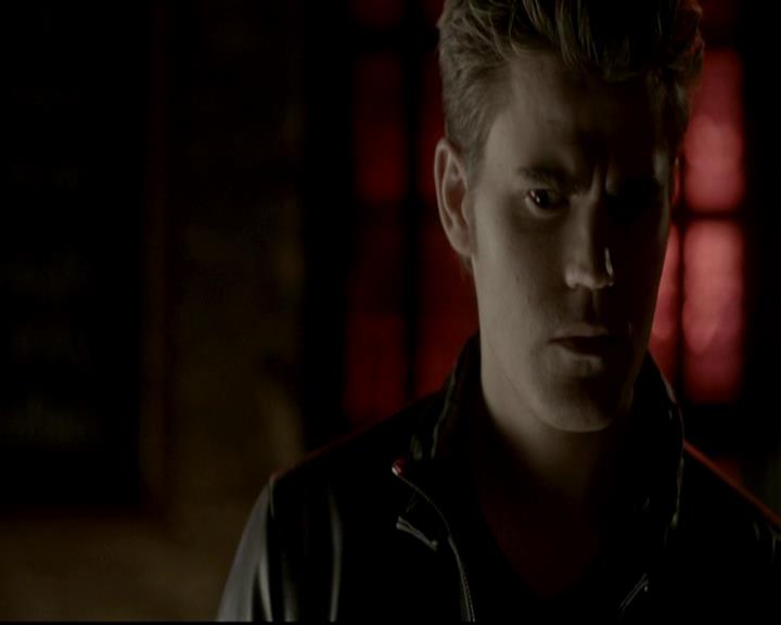 VampireDiariesWorld-dot-org_4x08WellAlwaysHaveBourbonStreet1625.jpg