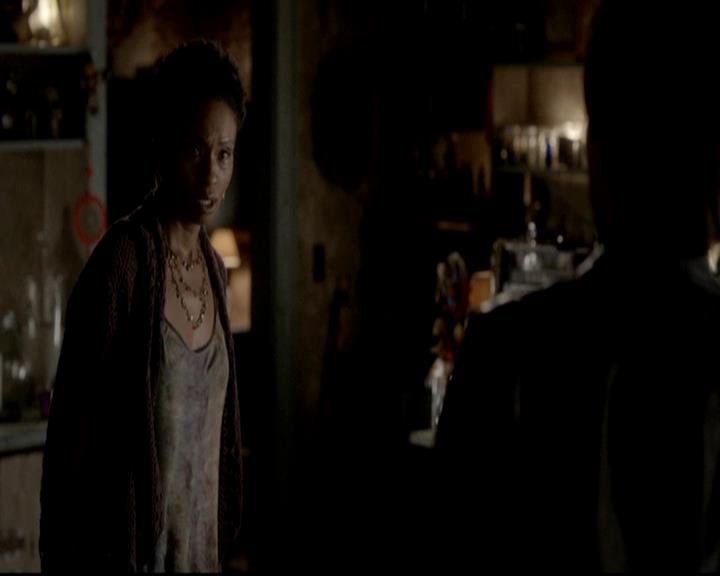 VampireDiariesWorld-dot-org_4x08WellAlwaysHaveBourbonStreet1628.jpg