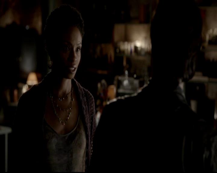 VampireDiariesWorld-dot-org_4x08WellAlwaysHaveBourbonStreet1631.jpg