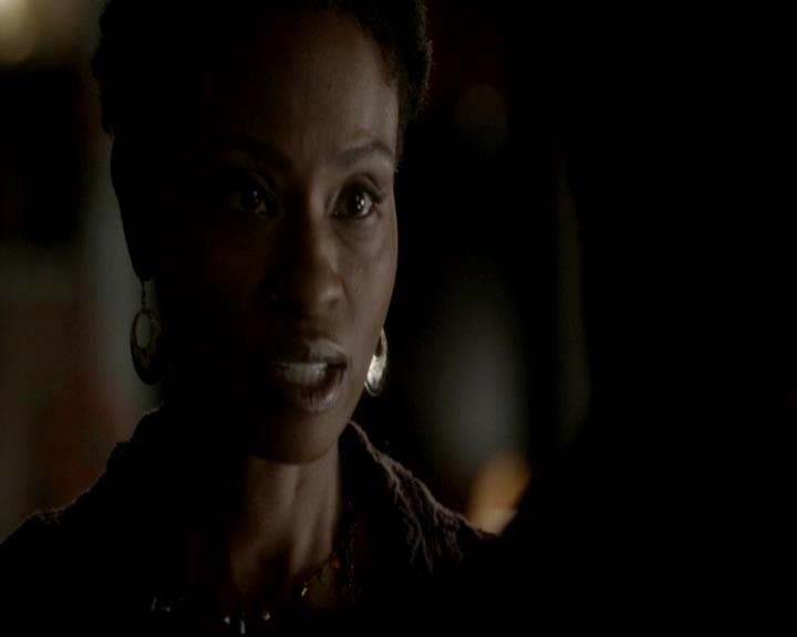 VampireDiariesWorld-dot-org_4x08WellAlwaysHaveBourbonStreet1632.jpg