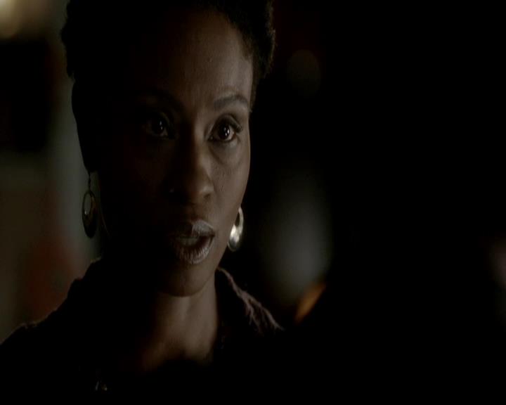 VampireDiariesWorld-dot-org_4x08WellAlwaysHaveBourbonStreet1633.jpg