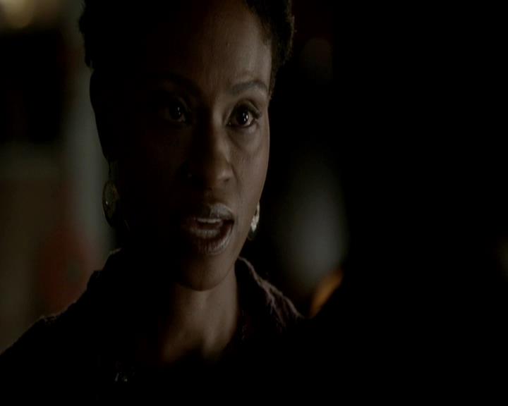 VampireDiariesWorld-dot-org_4x08WellAlwaysHaveBourbonStreet1634.jpg