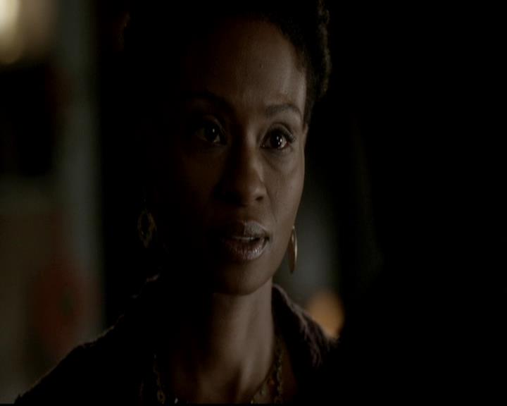 VampireDiariesWorld-dot-org_4x08WellAlwaysHaveBourbonStreet1639.jpg