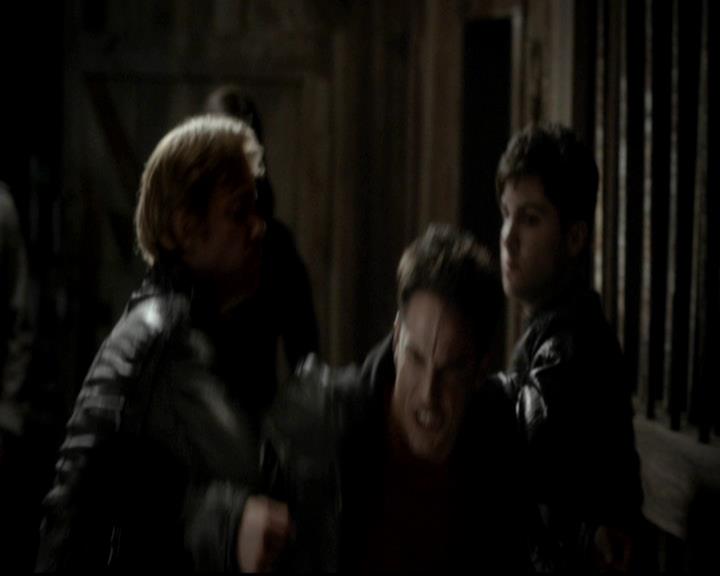 VampireDiariesWorld-dot-org_4x08WellAlwaysHaveBourbonStreet1673.jpg