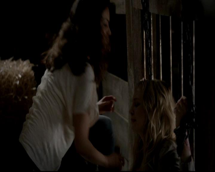 VampireDiariesWorld-dot-org_4x08WellAlwaysHaveBourbonStreet1680.jpg