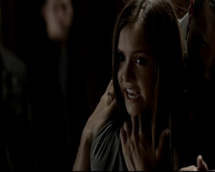 VampireDiariesWorld-dot-org_4x08WellAlwaysHaveBourbonStreet1688.jpg