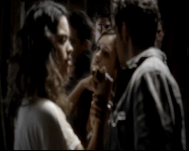 VampireDiariesWorld-dot-org_4x08WellAlwaysHaveBourbonStreet1698.jpg