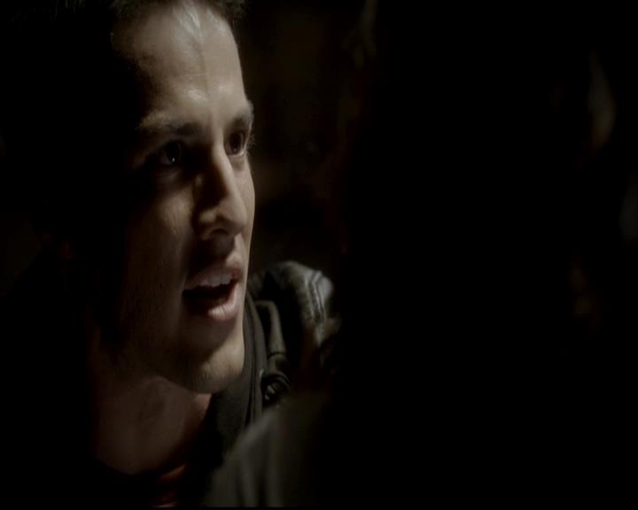 VampireDiariesWorld-dot-org_4x08WellAlwaysHaveBourbonStreet1721.jpg