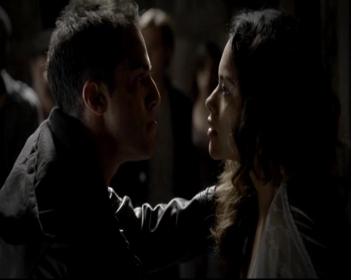 VampireDiariesWorld-dot-org_4x08WellAlwaysHaveBourbonStreet1727.jpg