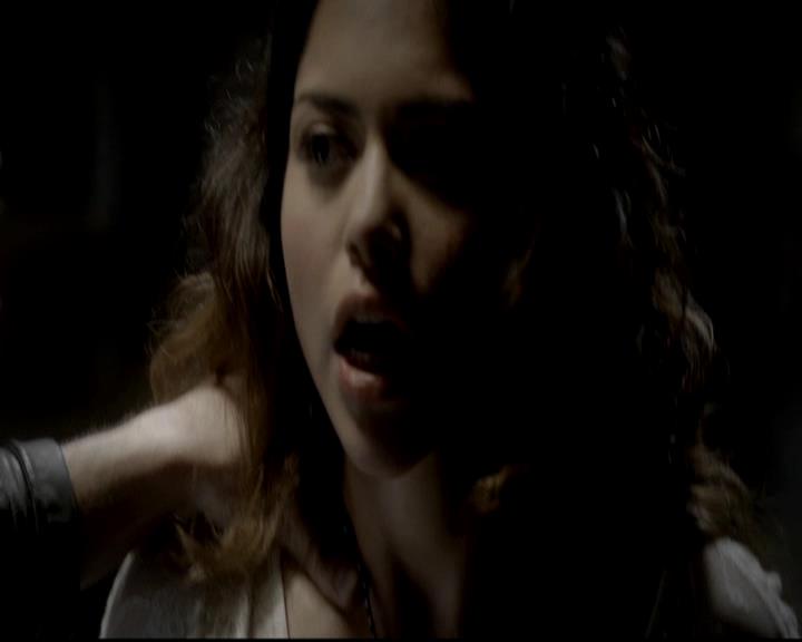 VampireDiariesWorld-dot-org_4x08WellAlwaysHaveBourbonStreet1733.jpg