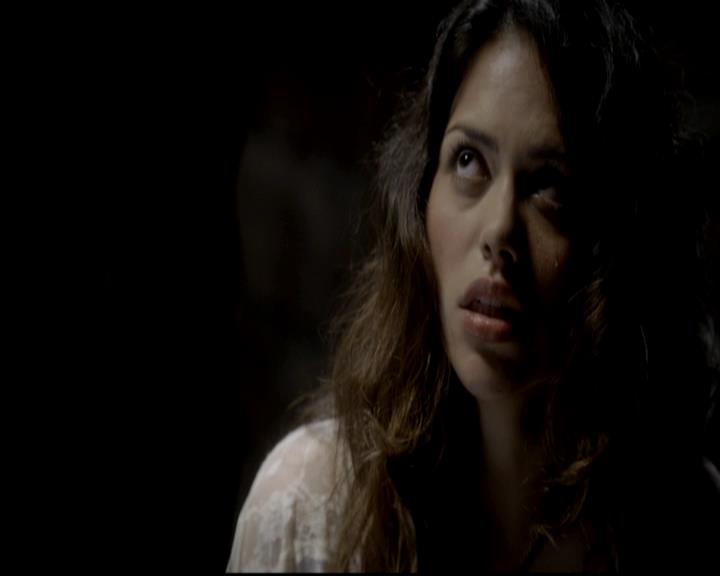 VampireDiariesWorld-dot-org_4x08WellAlwaysHaveBourbonStreet1745.jpg