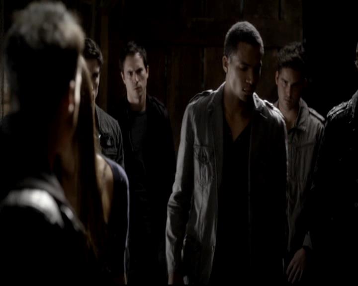 VampireDiariesWorld-dot-org_4x08WellAlwaysHaveBourbonStreet1749.jpg