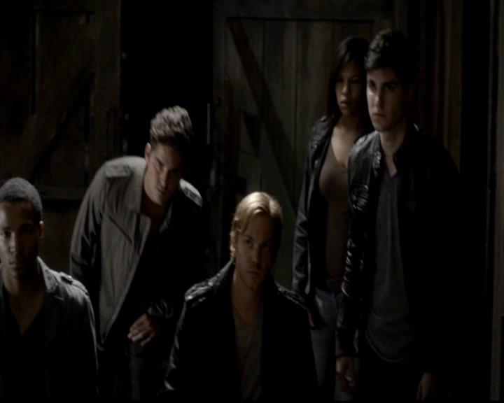 VampireDiariesWorld-dot-org_4x08WellAlwaysHaveBourbonStreet1752.jpg