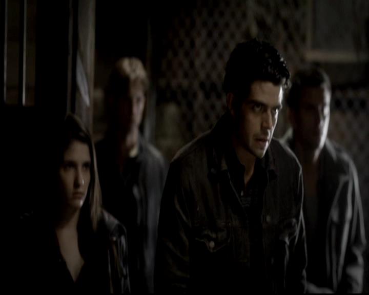 VampireDiariesWorld-dot-org_4x08WellAlwaysHaveBourbonStreet1761.jpg