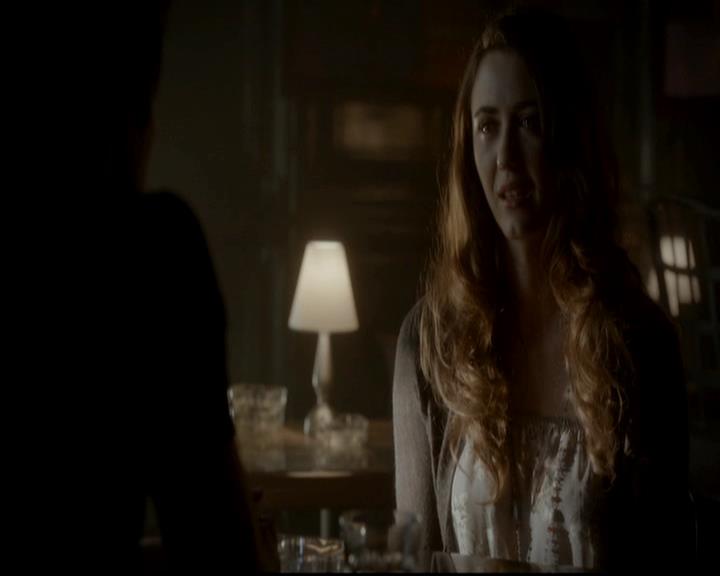 VampireDiariesWorld-dot-org_4x08WellAlwaysHaveBourbonStreet1774.jpg