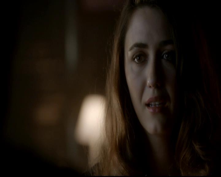 VampireDiariesWorld-dot-org_4x08WellAlwaysHaveBourbonStreet1792.jpg