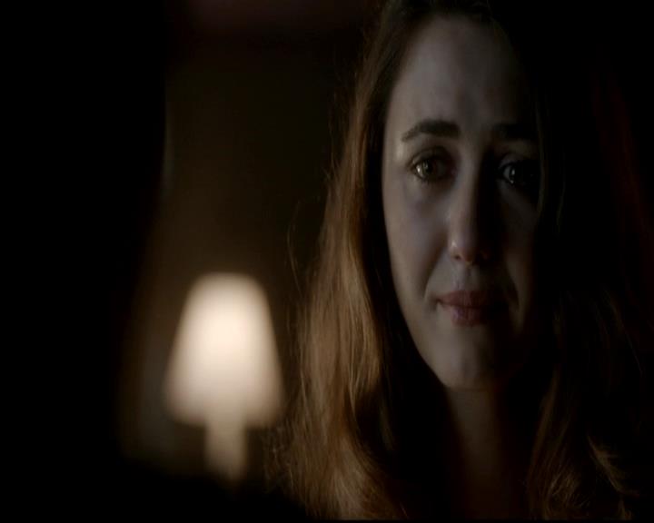 VampireDiariesWorld-dot-org_4x08WellAlwaysHaveBourbonStreet1805.jpg