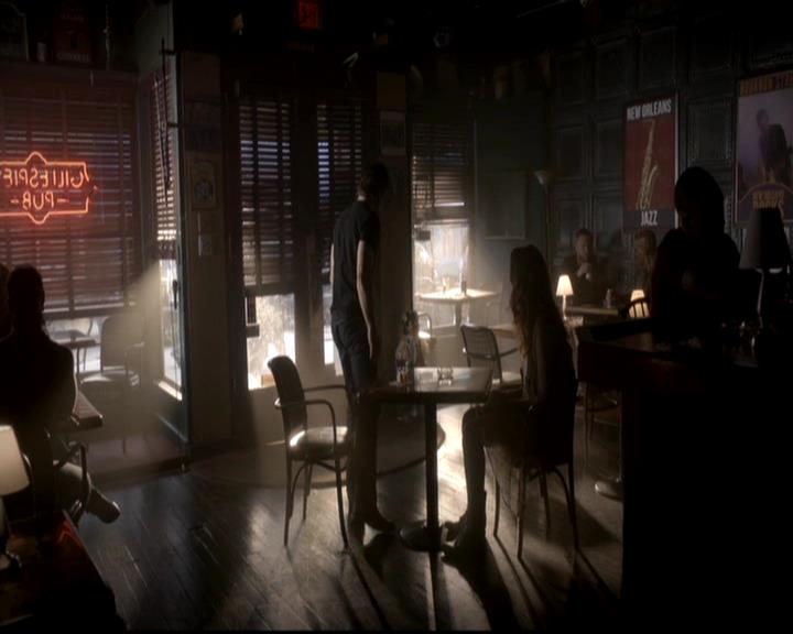 VampireDiariesWorld-dot-org_4x08WellAlwaysHaveBourbonStreet1813.jpg