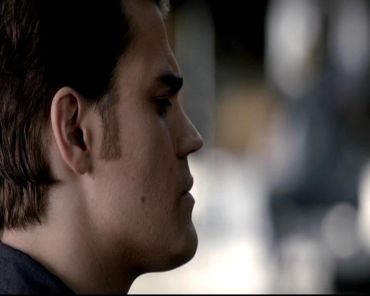 VampireDiariesWorld-dot-org_4x08WellAlwaysHaveBourbonStreet1823.jpg