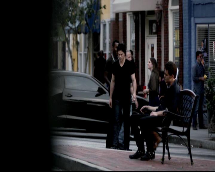 VampireDiariesWorld-dot-org_4x08WellAlwaysHaveBourbonStreet1825.jpg