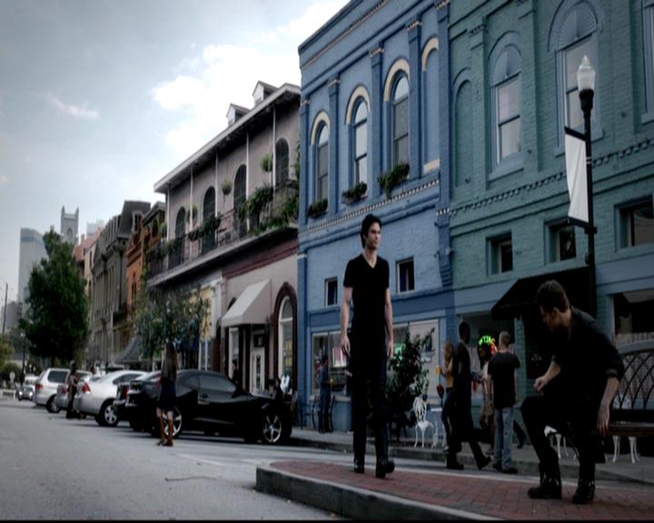 VampireDiariesWorld-dot-org_4x08WellAlwaysHaveBourbonStreet1828.jpg