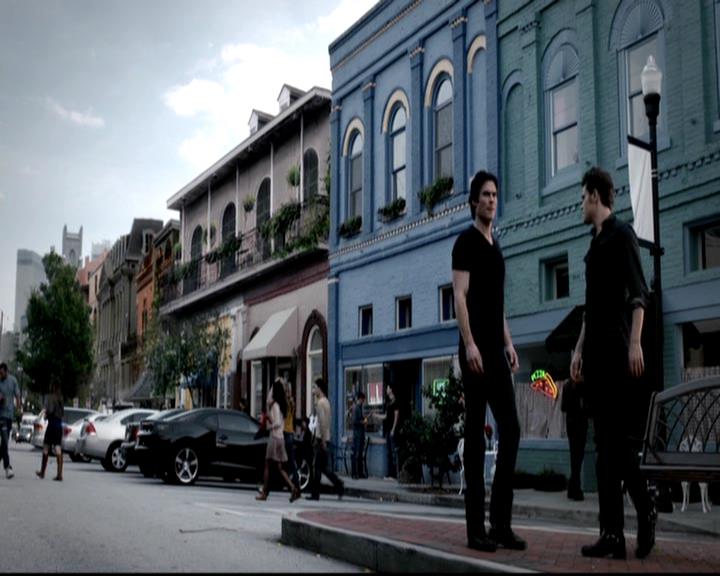 VampireDiariesWorld-dot-org_4x08WellAlwaysHaveBourbonStreet1831.jpg