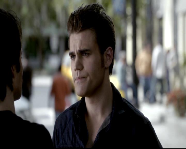 VampireDiariesWorld-dot-org_4x08WellAlwaysHaveBourbonStreet1832.jpg