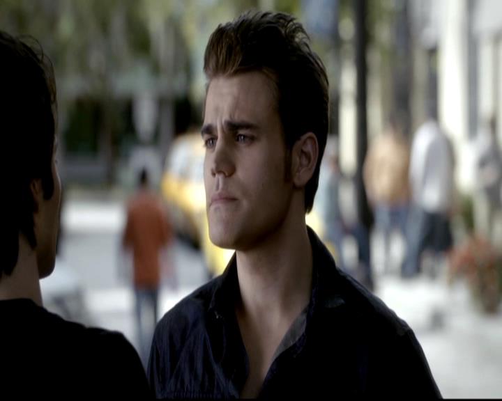 VampireDiariesWorld-dot-org_4x08WellAlwaysHaveBourbonStreet1833.jpg