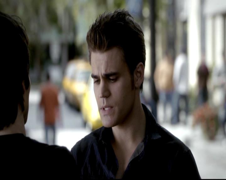 VampireDiariesWorld-dot-org_4x08WellAlwaysHaveBourbonStreet1834.jpg