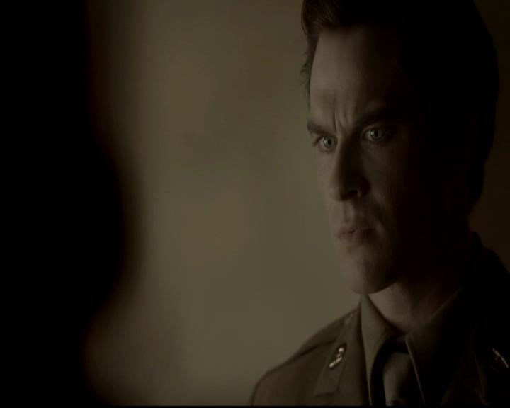 VampireDiariesWorld-dot-org_4x08WellAlwaysHaveBourbonStreet1909.jpg