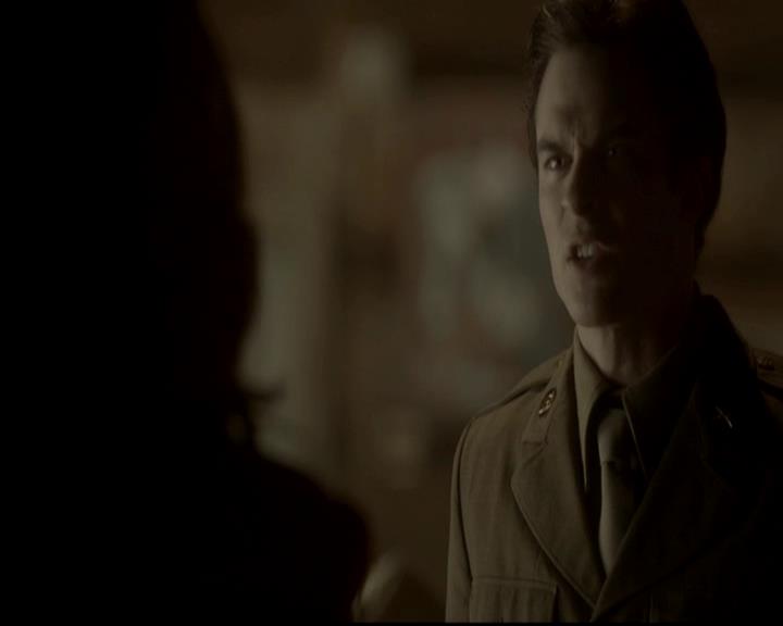 VampireDiariesWorld-dot-org_4x08WellAlwaysHaveBourbonStreet1922.jpg