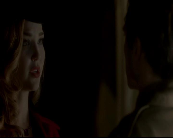 VampireDiariesWorld-dot-org_4x08WellAlwaysHaveBourbonStreet1927.jpg