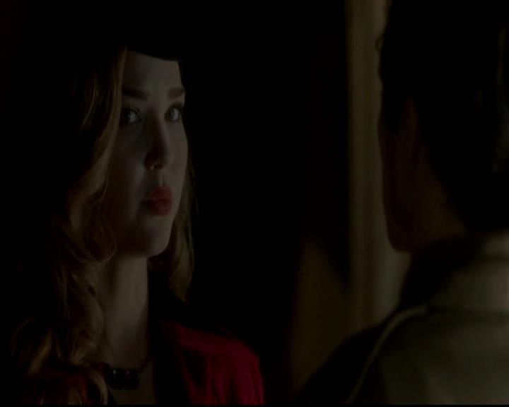 VampireDiariesWorld-dot-org_4x08WellAlwaysHaveBourbonStreet1929.jpg