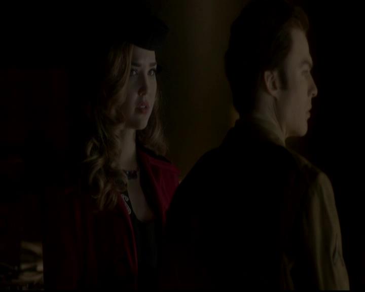 VampireDiariesWorld-dot-org_4x08WellAlwaysHaveBourbonStreet1931.jpg