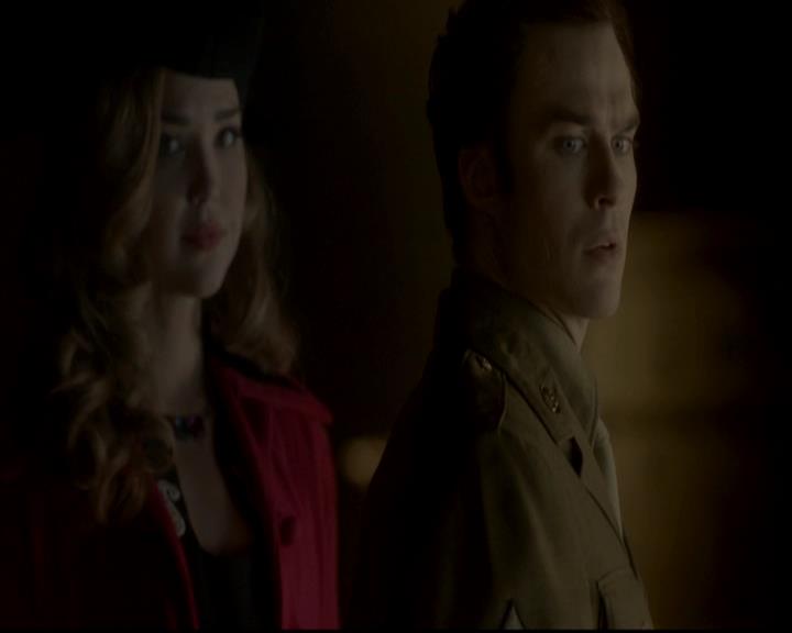 VampireDiariesWorld-dot-org_4x08WellAlwaysHaveBourbonStreet1939.jpg