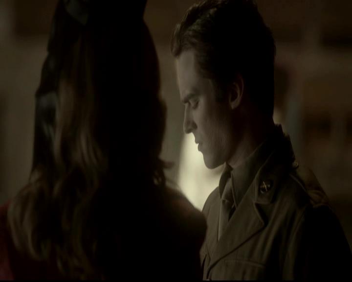 VampireDiariesWorld-dot-org_4x08WellAlwaysHaveBourbonStreet1944.jpg