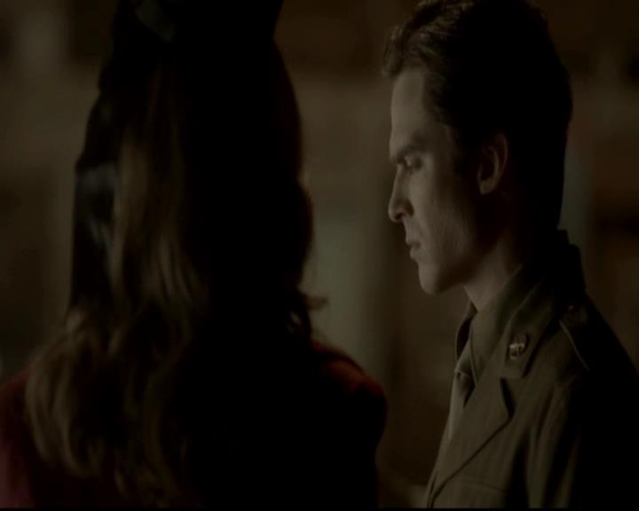 VampireDiariesWorld-dot-org_4x08WellAlwaysHaveBourbonStreet1947.jpg